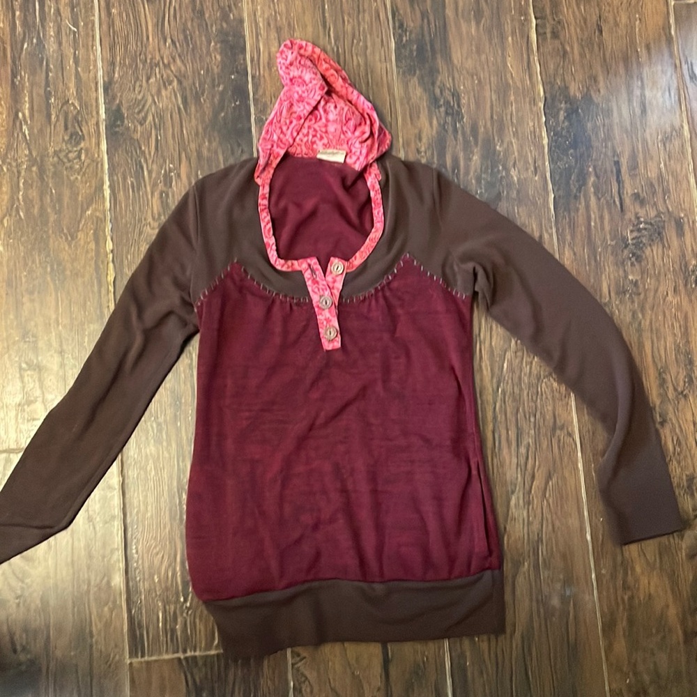 Day trip hooded shirt